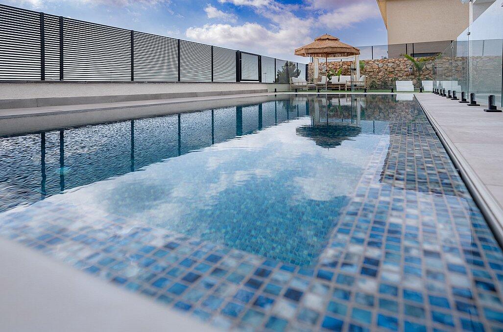 כינר סוויטות יוקרה - בריכה גדולה