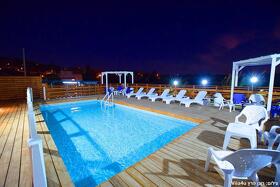 , אחוזת הנסיכה וילג - מתחם החוץ