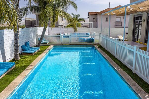 אחוזת דקל לבן בוטיק